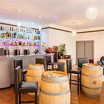 Hotel Western Saint Claude 3*