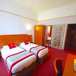 Hotel Western Saint Claude 3*