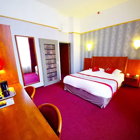 Western Saint Claude 3*