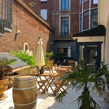 Western Saint Claude 3*