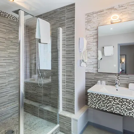 Hotel Western Saint Claude 3*