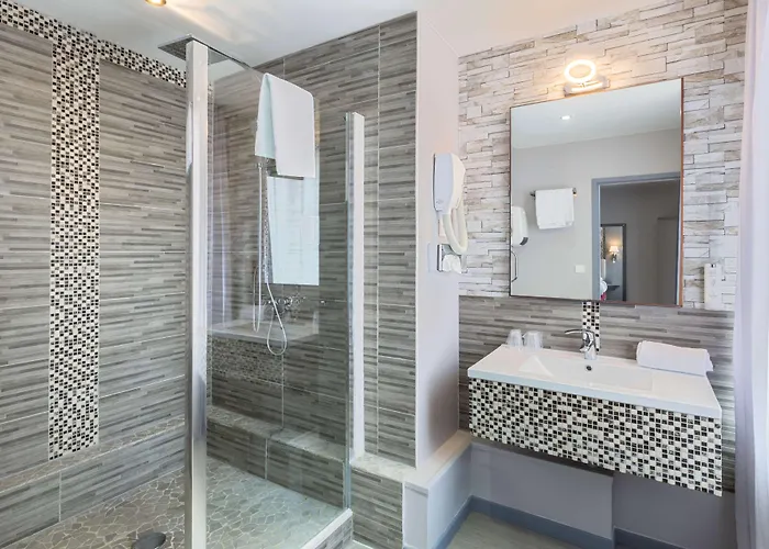 Western Saint Claude Hotel 3*