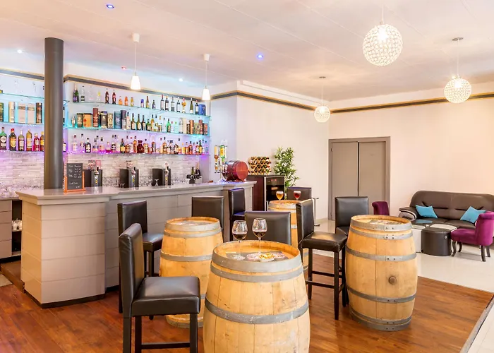 Hotel Western Saint Claude 3*