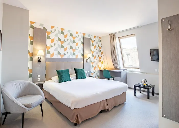 Western Saint Claude 3*