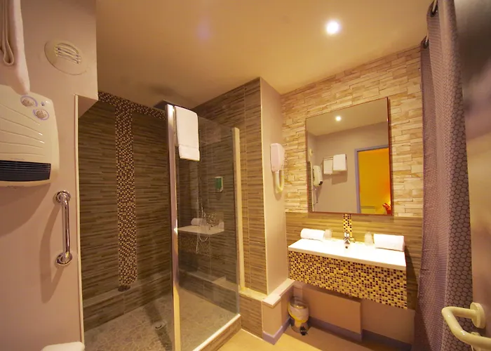 Western Saint Claude 3*