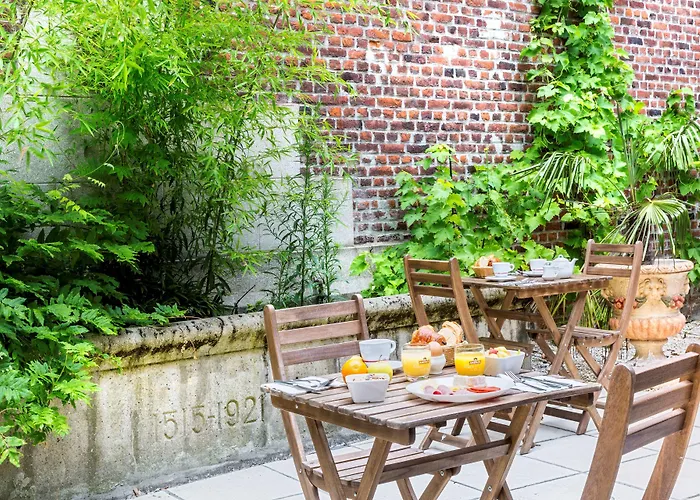 Western Saint Claude 3*