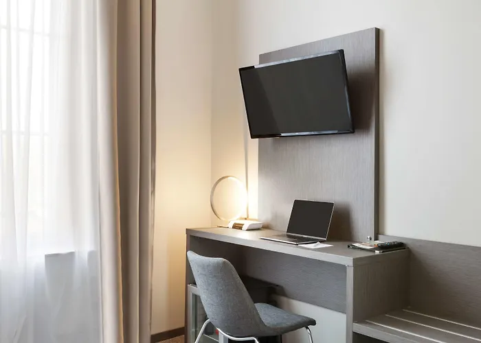 Hotel Western Saint Claude 3*