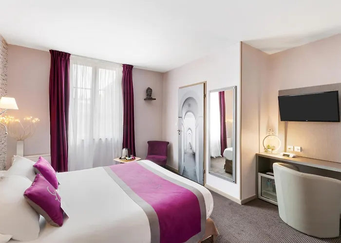 Western Saint Claude 3*