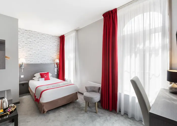 Western Saint Claude 3*